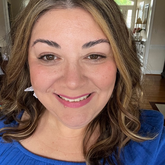 Meet your Posher, Melissa - Picture 1 of 1